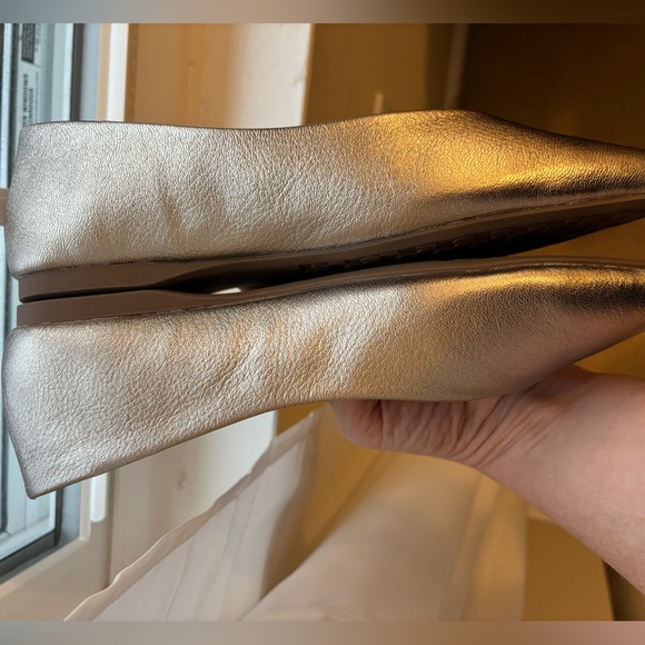 Birdies Goldfinch Flats- Gold- 6.5 - Picture 6 of 7